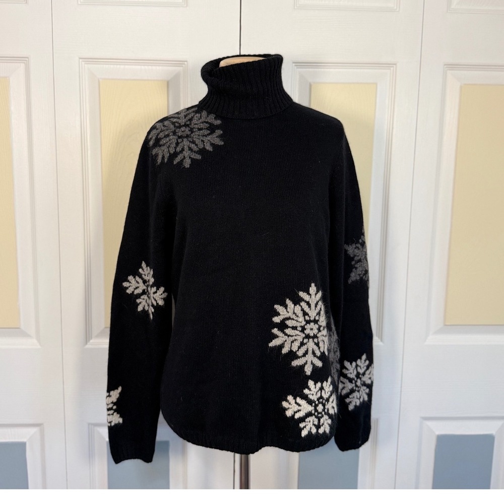 Eddie Bauer Womens Black Angora Blend Snowflake Turtleneck Sweater Size M